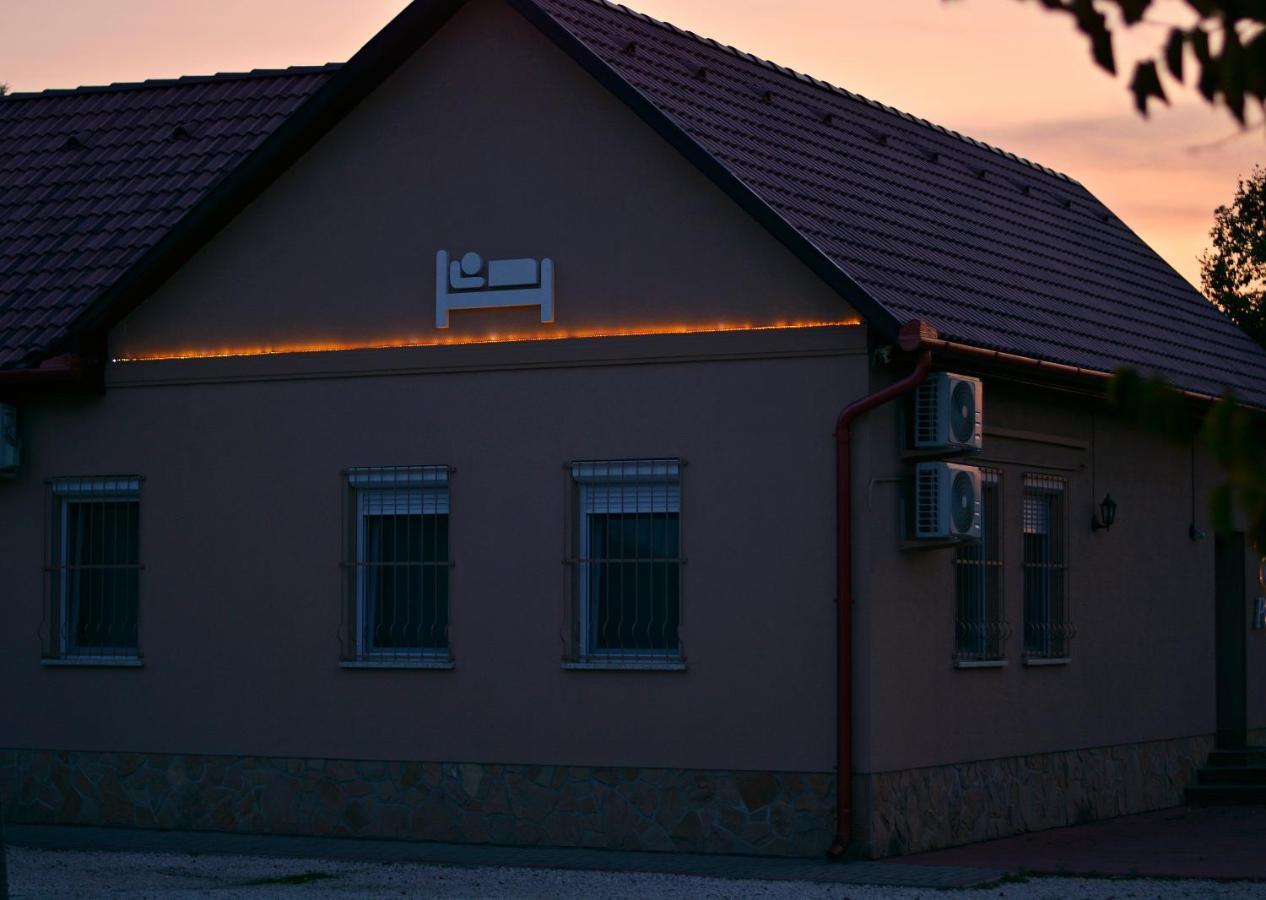 R.Gold Apartman Makó Extérieur photo